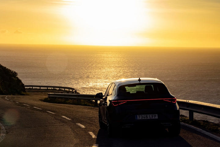 Υβριδικό οικογενειακό χάτσμπακ με έκπτωση 2.500 €