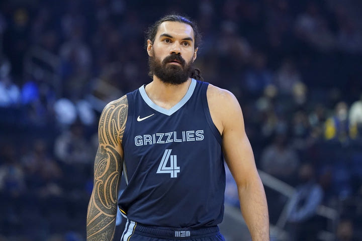 NBA, Γκρίζλις: Συμφώνησαν με τον Άνταμς για διετή πρόωρη επέκταση συμβολαίου