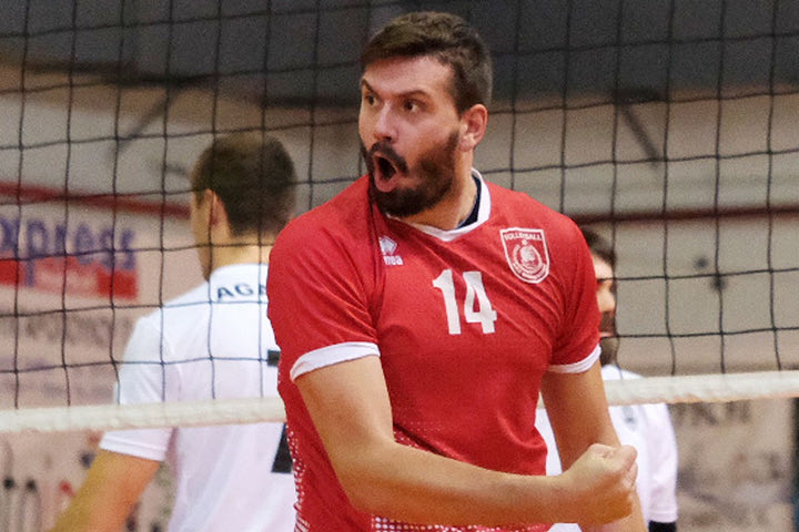 Φοίνικας Σύρου: Έκλεισε και τον Τζιουμάκα