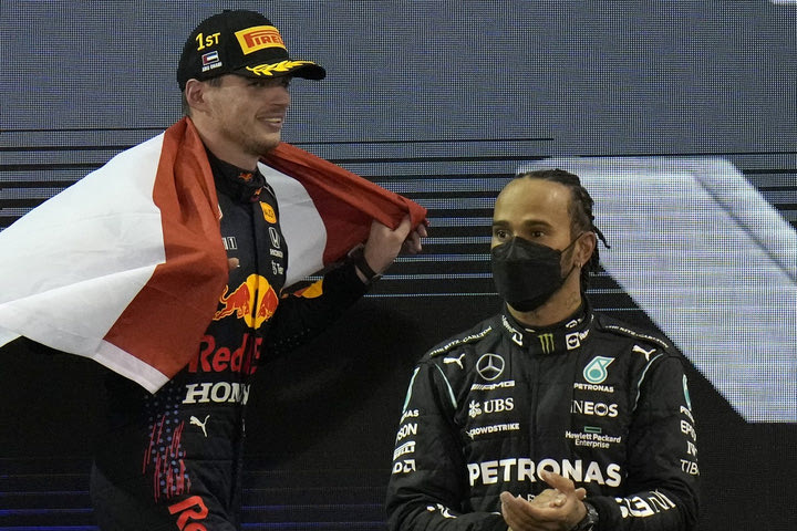 Formula 1: Ο Φερστάπεν και οι άλλοι 21 οδηγοί που κατέκτησαν τον τίτλο στον τελευταίο αγώνα