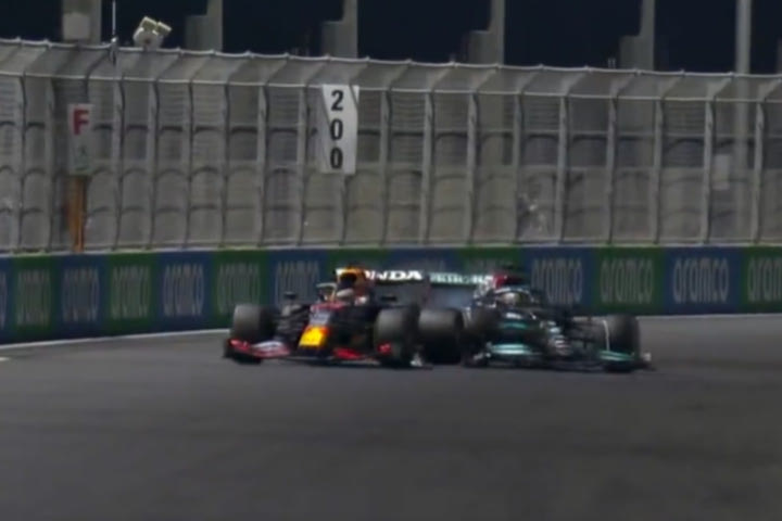 Formula 1: Η μάχη ρόδα με ρόδα και η επαφή Χάμιλτον με Φερστάπεν