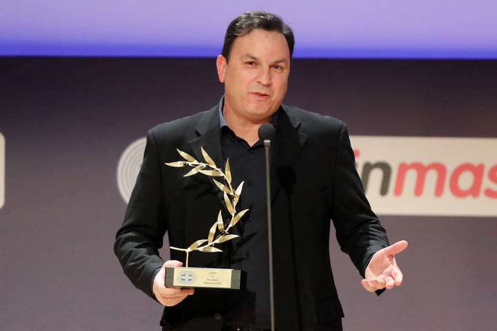 Ο Θοδωρής Βλάχος κορυφαίος προπονητής της χρονιάς στα Βραβεία ΠΣΑΤ
