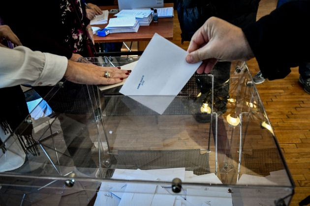 Ωρα ΠΑΣΟΚ: Το φαβορί, το αουτσάιντερ και η σιωπηρή πλειοψηφία που πάει σήμερα στην κάλπη