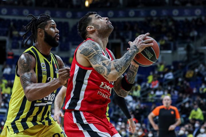 Φενέρμπαχτσε – Ολυμπιακός 94-80: Ασθενής και επιπόλαιος
