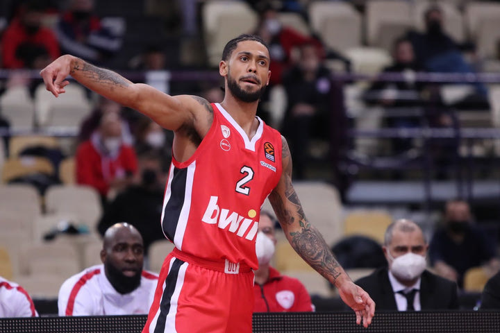 Ολυμπιακός – Ερυθρός Αστέρας 72-76: Προβληματική εικόνα και τρίτη σερί ήττα