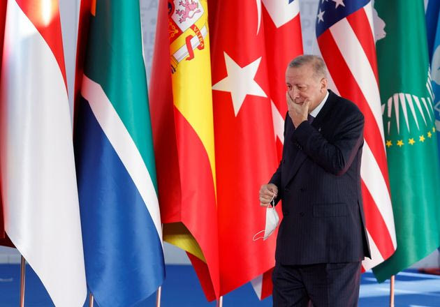 Τουρκία: Κατακρημνίζεται ο Ερντογάν – Τον ξεπερνούν σε δημοτικότητα και οι τρεις πολιτικοί του αντίπαλοι