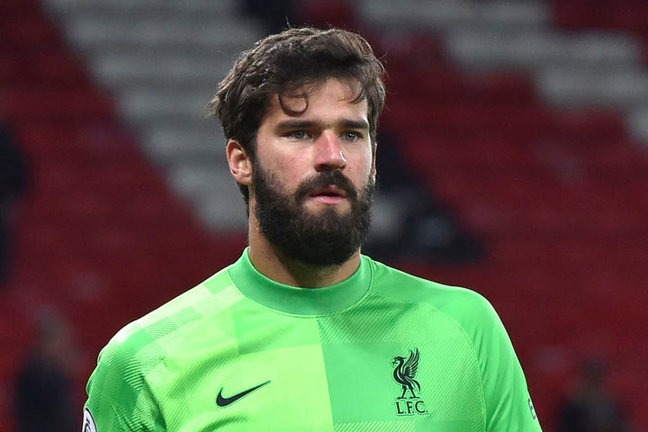 Λίβερπουλ: Νοκ-αουτ ο Άλισον για τα ματς με την Παρί Σεν Ζερμέν, πότε αναμένεται η επιστροφή