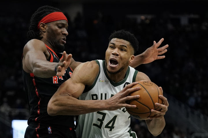 NBA: Η 30αρα του Γιάννη Αντετοκούνμπο στην ήττα των Μπακς από τους Ράπτορς