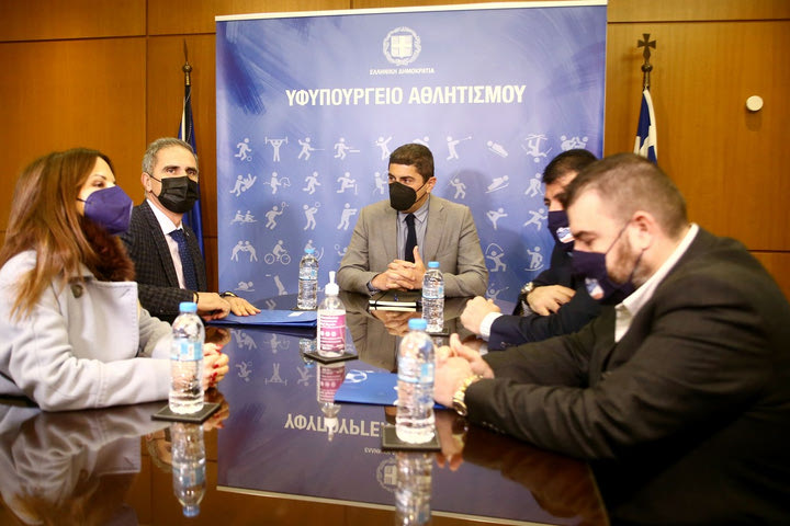 Super League: Υποσχέσεις για οικονομική ενίσχυση των ΠΑΕ από το στοίχημα και εφαρμογή της ολιστικής μελέτης