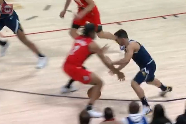 NBA: “Μάγος” Καμπάσο, πέρασε την μπάλα ανάμεσα από τα πόδια αντιπάλου με ντρίμπλα