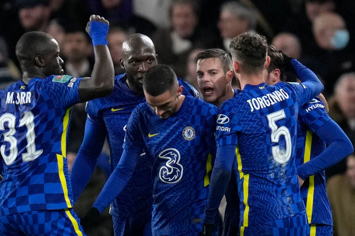 Τσέλσι – Τότεναμ 2-0: Πρώτο βήμα για τον τελικό του League Cup με Λουκάκου και τύχη