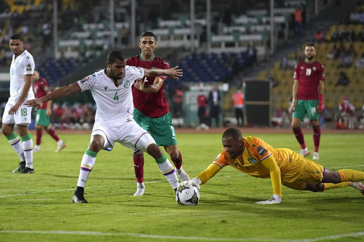 Copa Africa: Με αριστερό μπακ στο τέρμα οι Κομόρες, στον πάγκο ο Κούντε για το Καμερούν