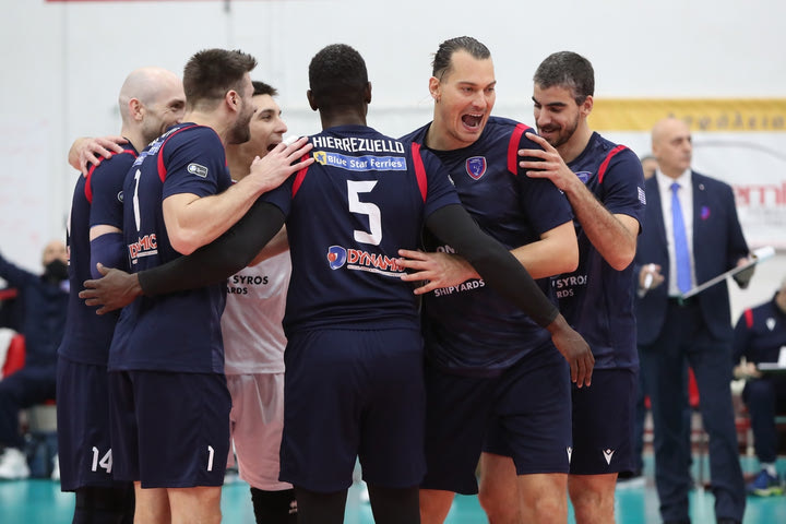 Volley League: Μεγάλο διπλό του Φοίνικα, επικράτησε 3-0 του ΠΑΟΚ στη Θεσσαλονίκη