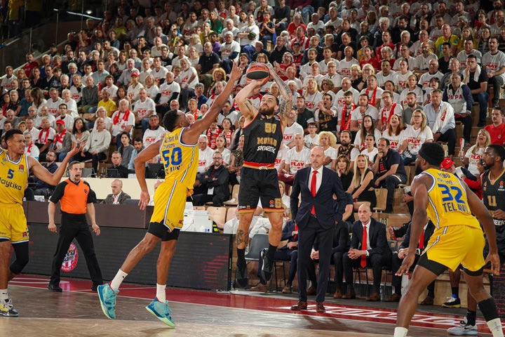 Μονακό: Τραυματίας στο β’ μέρος του Game 5 με τη Μακάμπι ο Τζέιμς, πρόβλημα και για τον Λόιντ