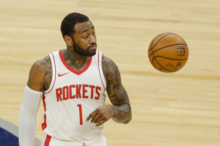 NBA: Ελεύθερος ο Γουόλ από τους Ρόκετς, πάει Κλίπερς