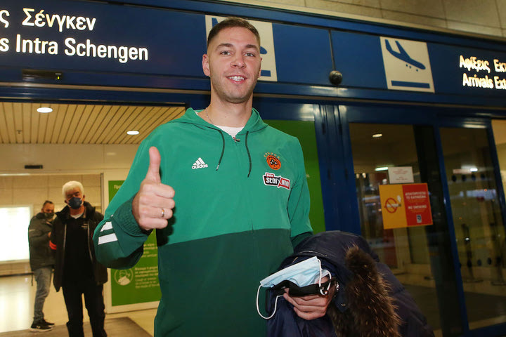 Παρασκήνια από την άφιξη του Γιόβιτς στην Αθήνα: “Νιώθω 100% έτοιμος”