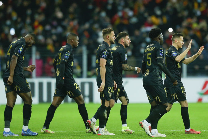 Λανς – Νις 3-0: Θρίαμβος με 10 παίκτες και αλλαγές στην κούρσα για το Champions League