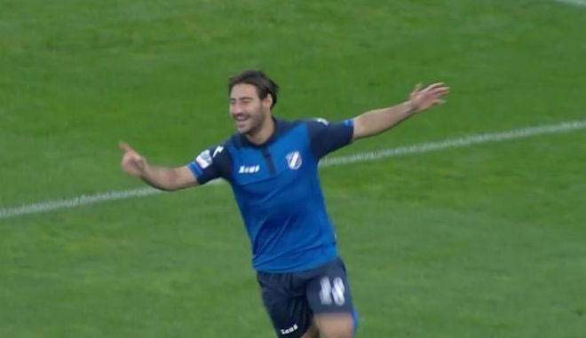 Το 1-0 της Καλλιθέας με υπέροχη ψιλοκρεμαστή κεφαλιά του Μανθάτη