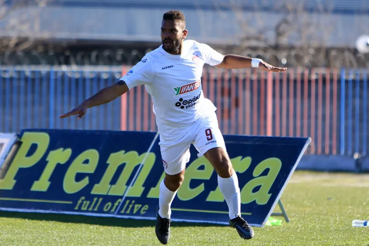 Super League 2: Διπλό για την Καβάλα στον Βόλο, νίκη για την ΑΕΛ στο 90+4′ με τον Όγκμποε