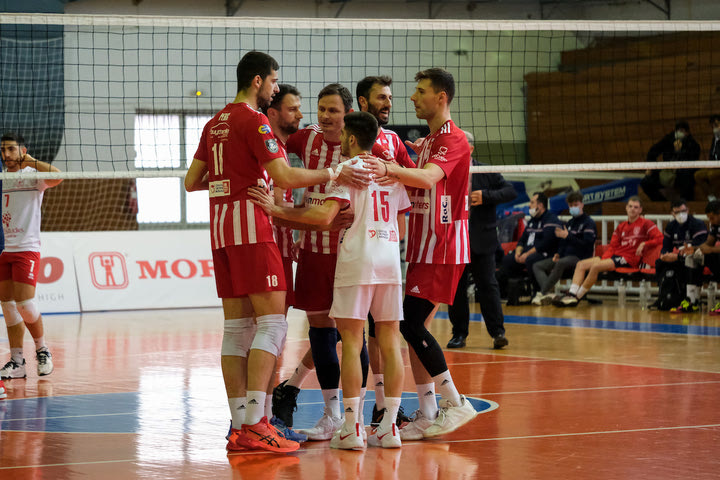 Volley League ανδρών: Ο Ολυμπιακός νίκησε τον Φίλιππο Βέροιας με 3-0 στο ντεμπούτο του Τζουλιάνι