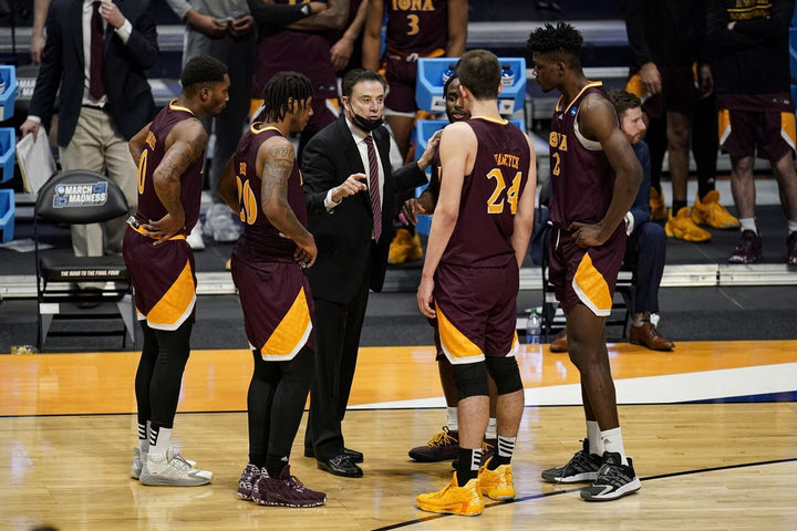 Ο Ρικ Πιτίνο έφτασε τις 800 νίκες στο Κολεγιακό πρωτάθλημα