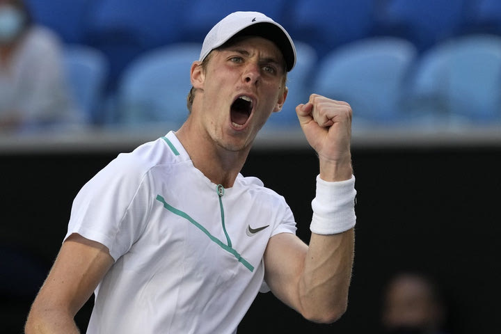 Australian Open: Φανταστικός Σαποβάλοφ πέταξε εκτός τον Ζβέρεφ