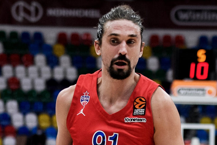 ΤΣΣΚΑ: Τρόμος για Σβεντ, δέχθηκε επίθεση από χούλιγκανς, τραυματίστηκε στο κεφάλι και διακομίσθηκε στο νοσοκομείο