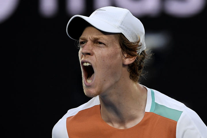 Australian Open: Άνετα στους “8” ο Σίνερ, περιμένει τον νικητή του ζευγαριού Φριτζ- Τσιτσιπάς