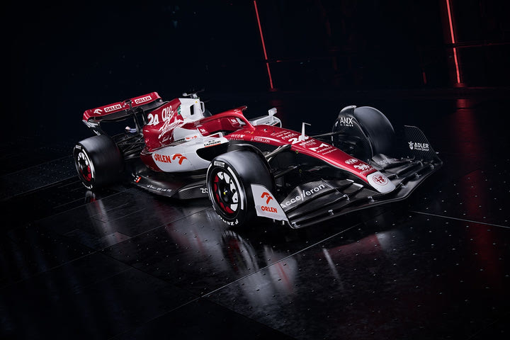 Formula 1: Η Alfa Romeo παρουσίασε τη νέα, εντυπωσιακή, C42 του Βάλτερι Μπότας