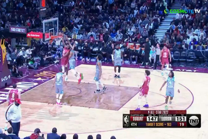 All Star Game 2022, Ο Γιάννης Αντετοκούνμπο τάπωσε τον Μίντλετον και απολογήθηκε: “Δεν είδα ότι ήταν αυτός”