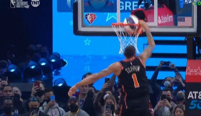 Το πρώτο κάρφωμα του Όμπι Τόπιν στο Dunk Contest