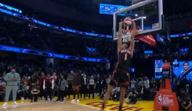 Το δεύτερο κάρφωμα του Τόπιν στο Dunk Contest