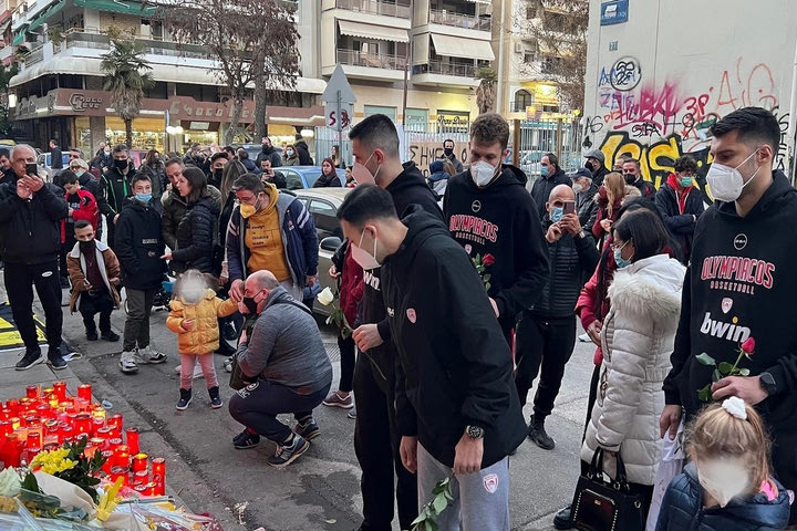Δολοφονία 19χρονου: Ο Ολυμπιακός τίμησε τη μνήμη του Άλκη Καμπανού