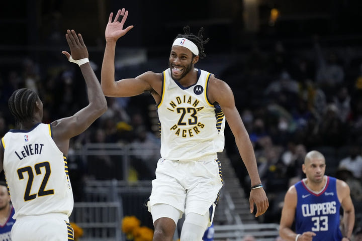 Εκατοντάδες οπαδοί είδαν NBA με εισιτήρια 1 και 2 δολαρίων
