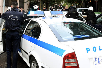 Συλλήψεις ανήλικων οπαδών μετά τη λήξη ποδοσφαιρικού αγώνα στην Πετρούπολη