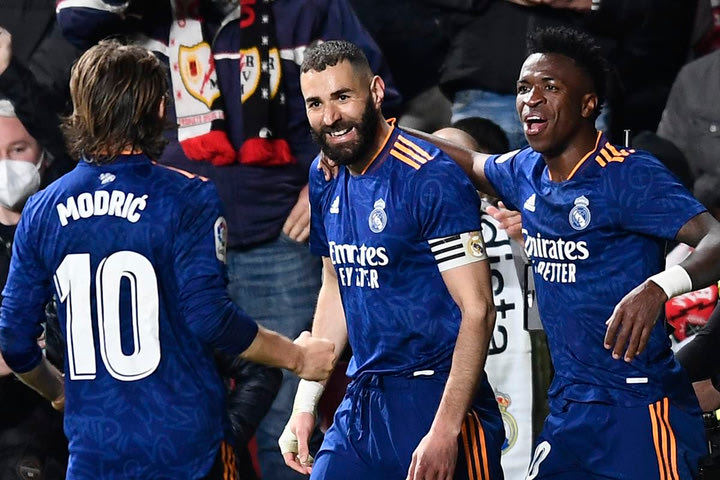 Ράγιο – Ρεάλ 0-1: Μπενζεμά και Βινίσιους την οδηγούν στον τίτλο