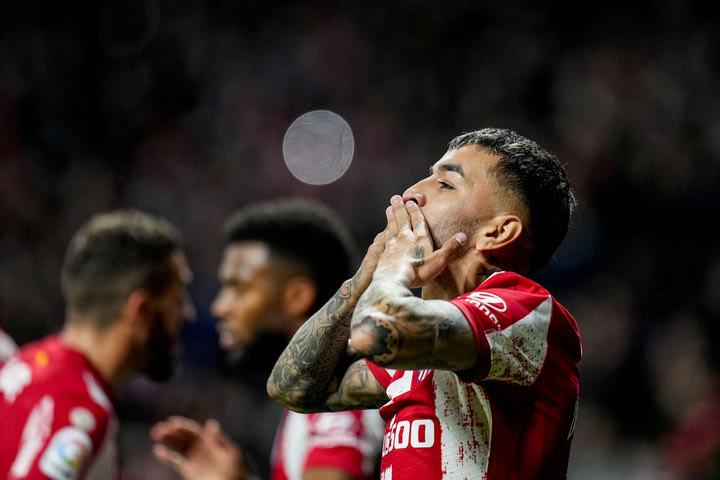 Παρί – Ατλέτικο 1-2: Οι κολτσονέρος έκλεψαν τη νίκη στην εκπνοή στο Παρκ ντε Πρενς