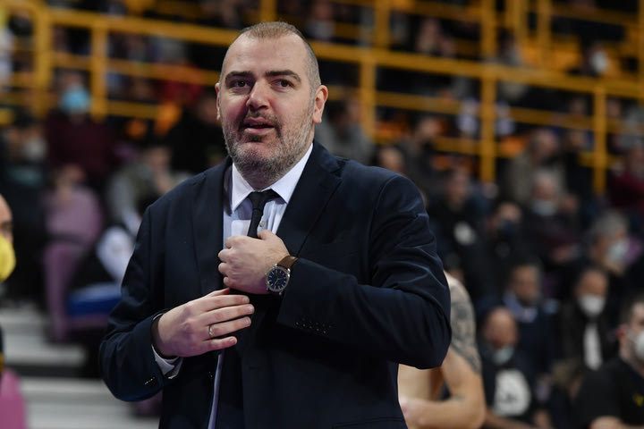 Δέδας: “Παλέψαμε στα ίσια με τον Ολυμπιακό που νίκησε δίκαια”