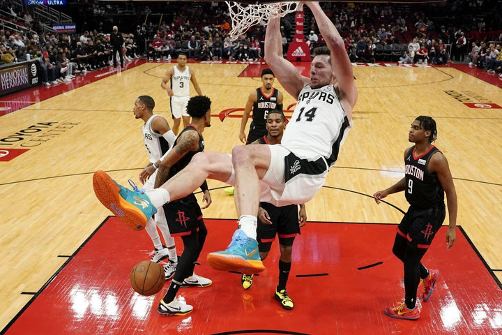 NBA: Συμφωνία των Μπλέιζερς με τον Ντριου Γιούμπανκς