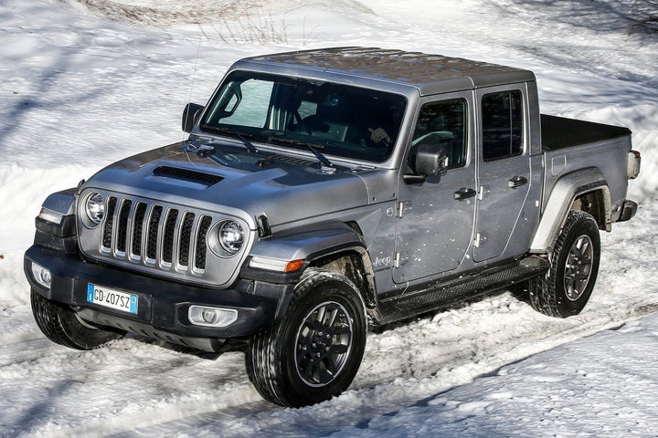 Με αυτό το Jeep ξεκολλούσε ο Μπουρούσης αυτοκίνητα που είχαν κολλήσει στα χιόνια