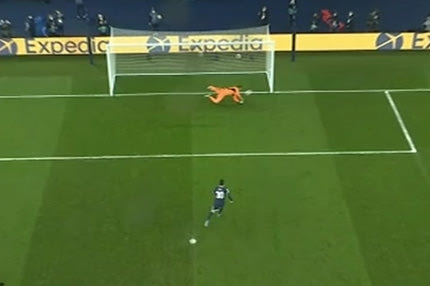 Παρί Σεν Ζερμέν- Ρεάλ Μαδρίτης: Ο Κουρτουά έπιασε το πέναλτι του Μέσι στο 62′