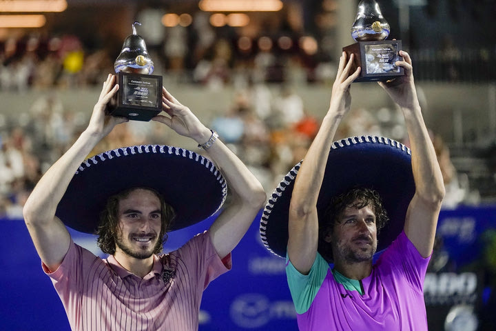 Miami Open: Πρεμιέρα με το δεξί στο διπλό για Τσιτσιπά και Λόπεζ