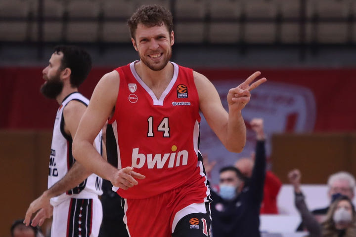 Ολυμπιακός – Αρμάνι Μιλάνο 67-58: Αρνείται να χάσει και κάνει όνειρα για τετράδα
