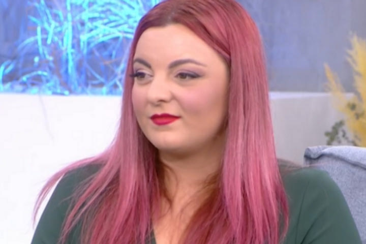 Η stand up comedian Χρύσα Κατσαρίνη για τον νεκρό οπαδό του Άρη: “Στις δολοφονίες δεν είμαστε μαζί, δεν είμαστε ένα”