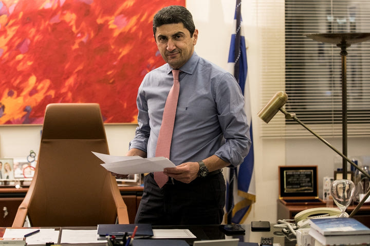 Ο Λευτέρης Αυγενάκης στο SPORT24: “Κανόνας να μην μπαίνει στο γήπεδο όποιος έχει ζητήματα με τον νόμο”