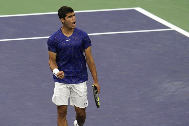 Ο Ναδάλ αποθέωσε τον Αλκαράθ μετά το Miami Open: “Το πρώτο από τα πολλά που θα ακολουθήσουν”