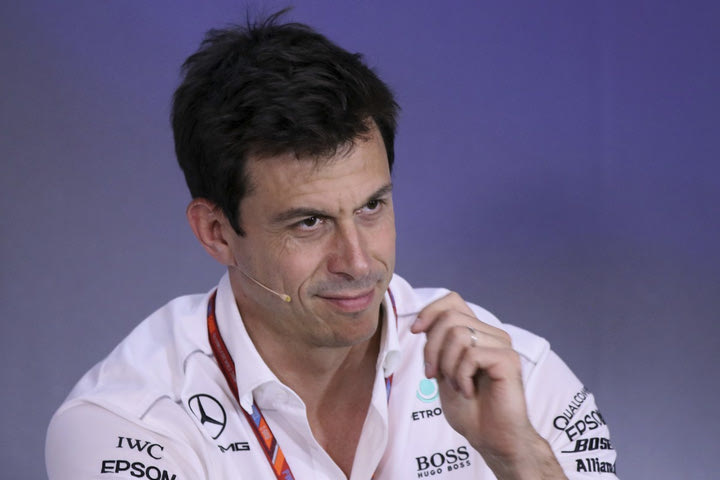 Formula 1 – GP Μπαχρέιν: Υπέροχος διάλογος Mercedes – Ferrari στο Twitter για τον ιταλικό εθνικό ύμνο