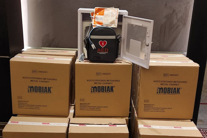 Stoiximan και ΣΕΓΑΣ προσφέρουν απινιδωτές στις ΕΑΣ