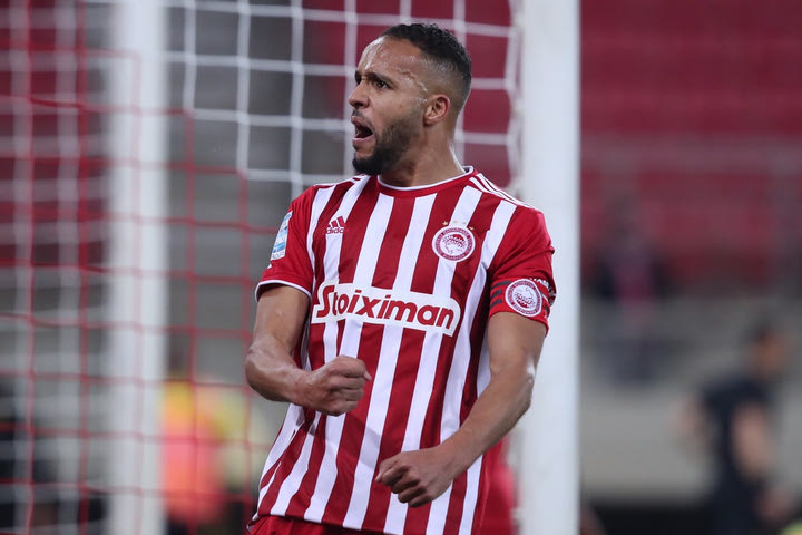 Ολυμπιακός – Άρης 2-1: Ο Αραμπί λύτρωσε στο 85′ τους ερυθρόλευκους που μπήκαν με το δεξί στα playoffs