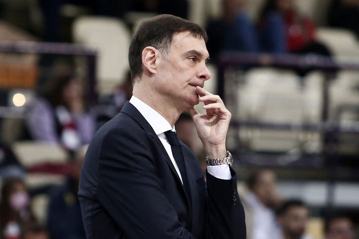 Μπαρτζώκας: “Δεν ξέρουμε αν Σλούκας και Φαλ θα παίξουν με Μπαρτσελόνα”